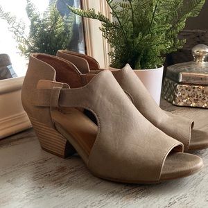 Natural Soul all thru comfort Wedges 7.5